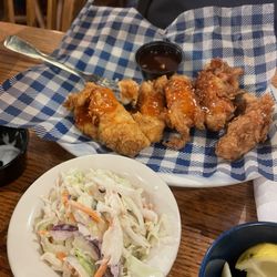 Cracker Barrel Old Country Store - Bee Sting Chicken snd coleslaw