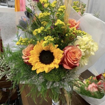 Beno’s Flowers - Fall Bouquet Yelp Elite Perk from Beno's - Nurseries & Gardening Near Me - Iowa City, Iowa Beno’s Flowers - Fall Bouquet Yelp Elite Perk from Beno's - Nurseries & Gardening Near Me - Iowa City, Iowa