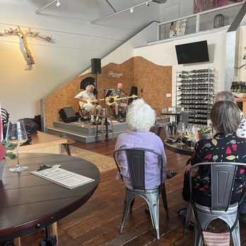 Passaggio Wines - Saturday live music - Wine Bars Near Me - Glen Ellen, California