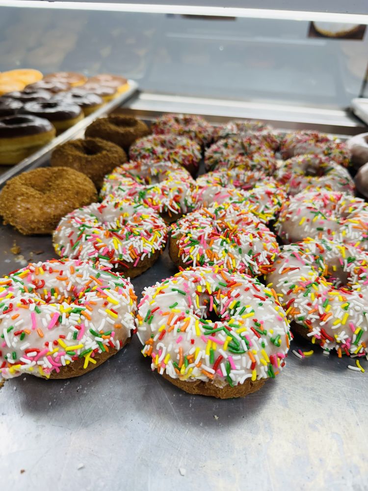 KING’S DONUTS Updated September 2024 109 Photos & 21 Reviews 1733