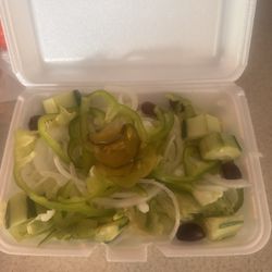 Omega Pizza - Salad with pickles