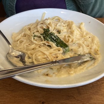 Cafe Verona - Fettuccine Alfredo - Italian Near Me - Independence, Missouri