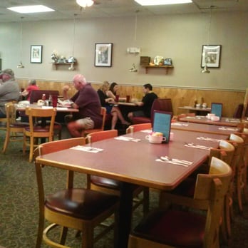 Pete's Place - Dinning room - Breakfast & Brunch Near Me - Greenacres, Florida Pete's Place - Dinning room - Breakfast & Brunch Near Me - Greenacres, Florida