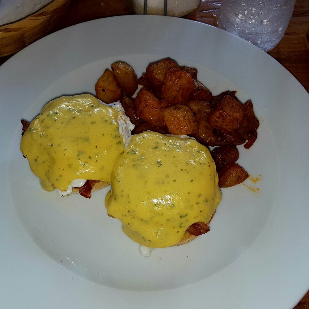 Potheads Beach Road - Eggs Benedict - Breakfast & Brunch Near Me - Tulum, ROO Potheads Beach Road - Eggs Benedict - Breakfast & Brunch Near Me - Tulum, ROO
