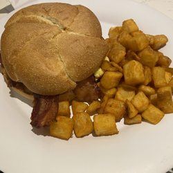 Breakfast Time - Bacon & Egg sandwich w/ homefries