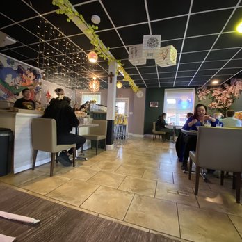 Eddy's Snack Bar - Inside the restaurant - Asian Fusion Near Me - Davenport, Iowa Eddy's Snack Bar - Inside the restaurant - Asian Fusion Near Me - Davenport, Iowa