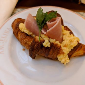 Angelina - Angelina croissant with ham and eggs - Breakfast & Brunch Near Me - Paris, 75