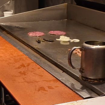 Billy Goat Tavern - Chicago - Making the Cursebreaker Cheezborger - Burgers Near Me - Chicago, Illinois Billy Goat Tavern - Chicago - Making the Cursebreaker Cheezborger - Burgers Near Me - Chicago, Illinois