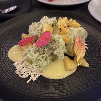 3128 Social House - Air cake - Gastropubs Near Me - Albuquerque, New Mexico