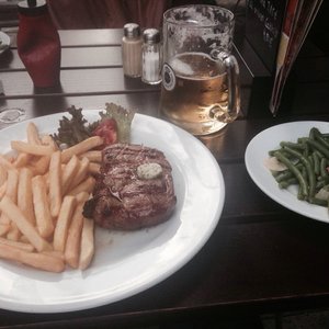 Foto zu Steakhaus Angus - Berlin, Deutschland. Sehr leckeres Steak und sehr nette Bedienung. Ist auf jedenfall ein Besuch wert, wenn man in Berlin ist.
