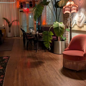 Le Lounge - Cocktail Bars Near Me - Kansas City, Missouri