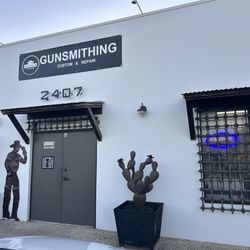 Blackjack Gunsmithing - Nice, clean entry. A really impressive shop.