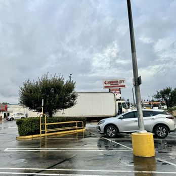 Panorama Woodman Centre - Signage at the parking lot - Shopping Centers Near Me - Los Angeles, California