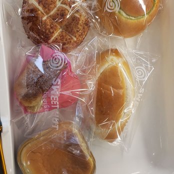 Sweet Hut Bakery & Cafe - Top left: Mozzarella cheese bun, green tea matcha, vanilla cupcake, mango bun and Japanese cheesecake mini - Bakeries Near Me - Plano, Texas