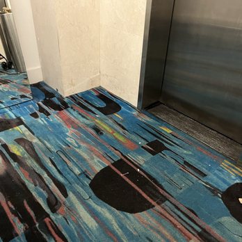YVE Hotel Miami - Dirty carpets outside elevator - Hotels Near Me - Miami, Florida