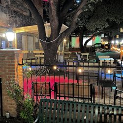 Austin's on the Avenue