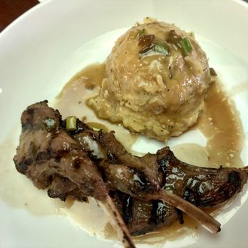 Rosie's Italian Grille - Baby Lamb chops with Asiago mashed potatoes (lunch size) - Italian Near Me - Toledo, Ohio