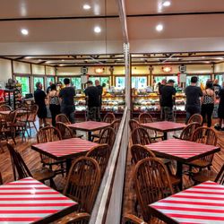 Uncle's NY Deli - Great for families. Lots of room.