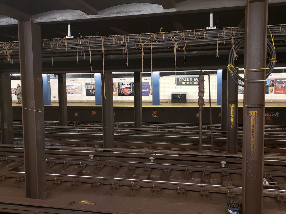 MTA GRAND AV NEWTOWN SUBWAY STATION Updated May 2024 Grand