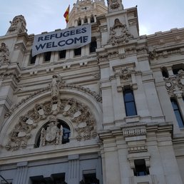 Palacio de Cibeles from outside.