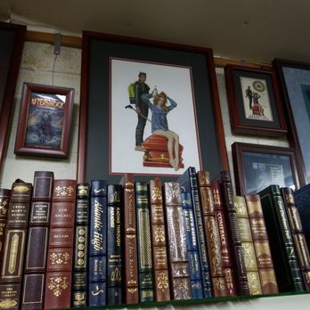 Robert's Bookshop - Bookstores Near Me - Lincoln City, Oregon
