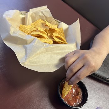 Mariscos Lozano's Cafe - Chips and salsa - Mexican Near Me - Bastrop, Texas