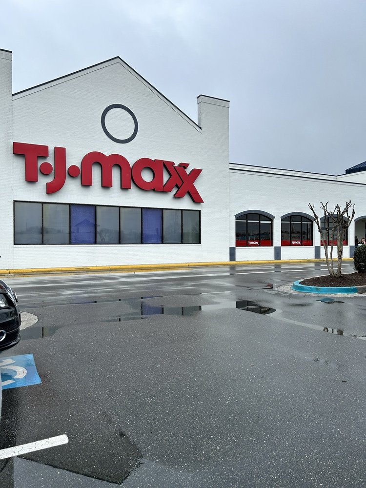 TJ MAXX Updated August 2025 30 Photos & 20 Reviews 351 S College