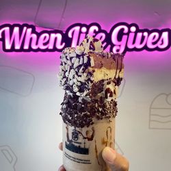 Holy Shakes - Holy Shakes - Chocolate Truffle milkshake (super freakshake)