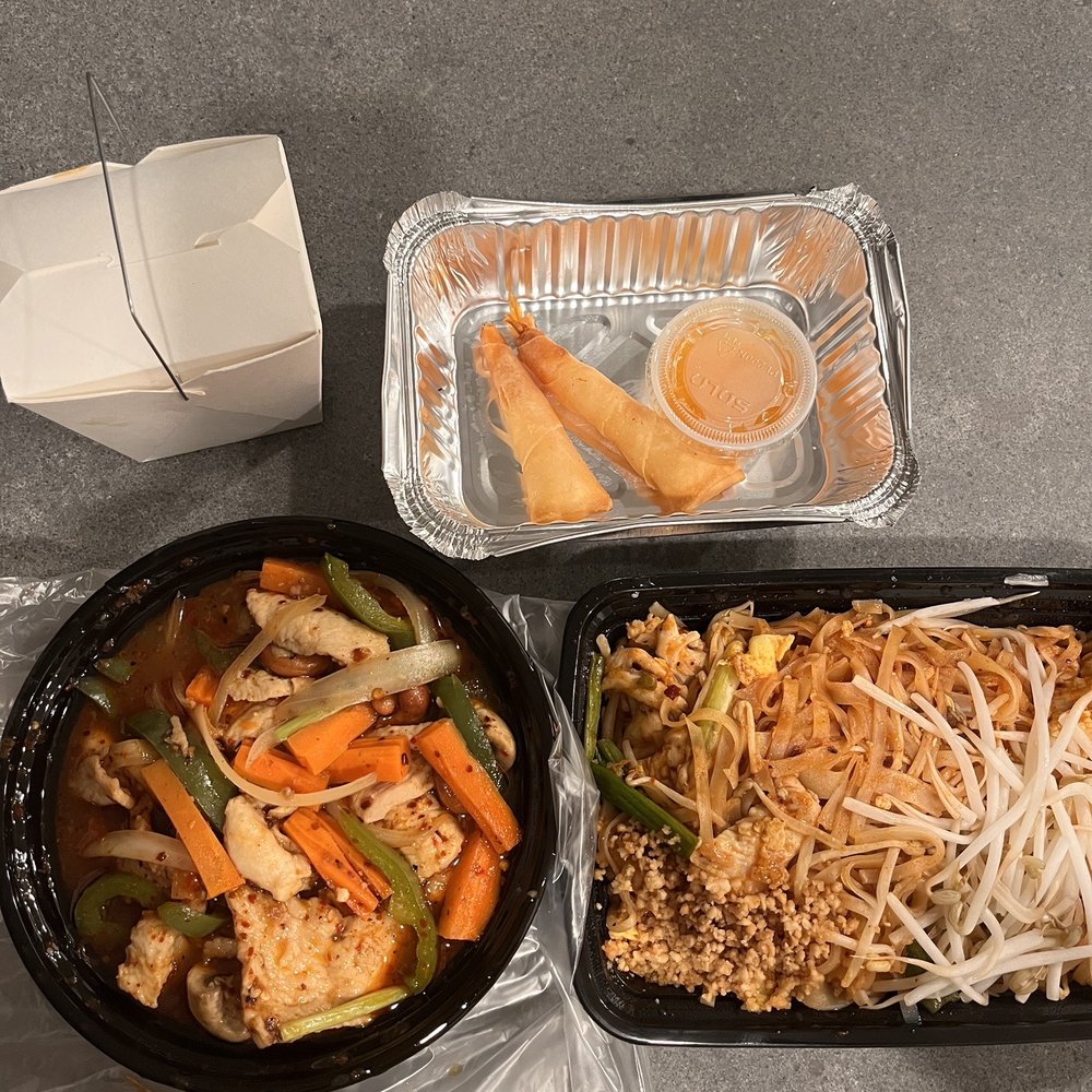Pad Thai Cashew nut Golden shrimp