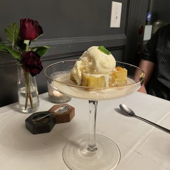 The Charleston Draper - Bread pudding with vanilla ice cream - New American Near Me - Draper, Utah The Charleston Draper - Bread pudding with vanilla ice cream - New American Near Me - Draper, Utah
