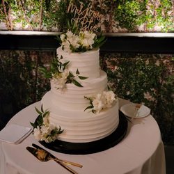 The exact flowers my daughter wanted for her cake! Thank you Patty!!