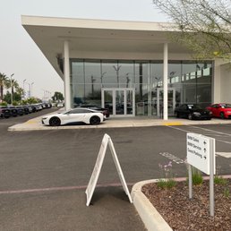 Exterior outside entrance of Niello BMW - Sacramento, California Exterior outside entrance of Niello BMW - Sacramento, California