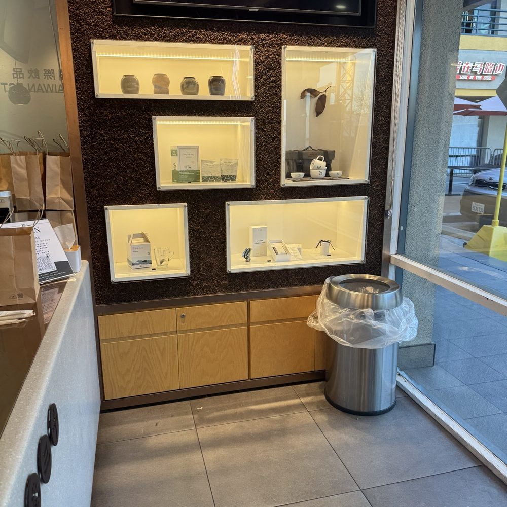 Chicha San Chen - Interior - Bubble Tea Near Me - San Gabriel, California