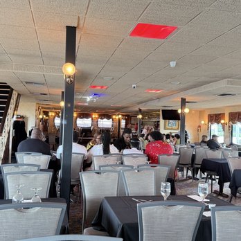 Paddlewheeler Creole Queen - Back of dining room. - Cajun/Creole Near Me - New Orleans, Louisiana Paddlewheeler Creole Queen - Back of dining room. - Cajun/Creole Near Me - New Orleans, Louisiana
