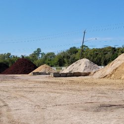 Living Earth - Living Earth - Beaumont Hwy site carries fresh, organic mulch, soil and compost, sand and much more!