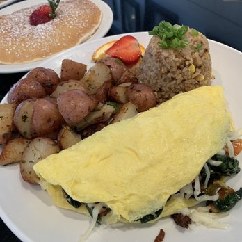 Sweet E's Cafe - Pesto chicken with potatoes and fried rice - Cafes Near Me - Honolulu, Hawaii Sweet E's Cafe - Pesto chicken with potatoes and fried rice - Cafes Near Me - Honolulu, Hawaii