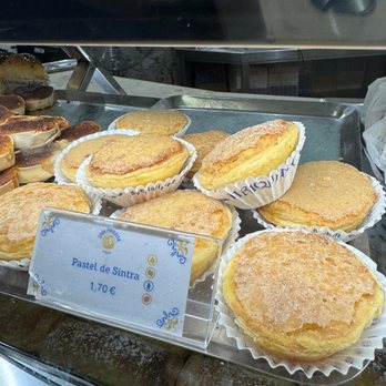 Casa Piriquita - Cafes Near Me - Sintra, 11