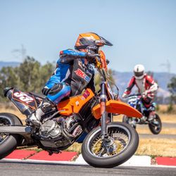 Pic of me on Bruce-tard, my Raven Synthetics/Amsoil/Superbike-coach KTM450 SMR.