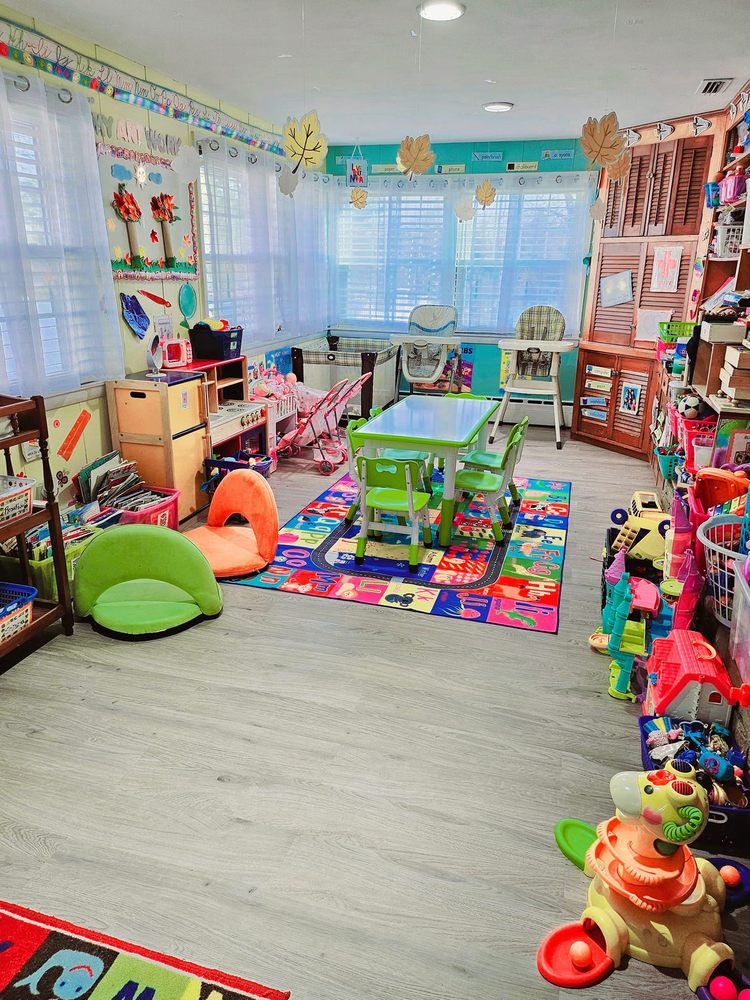 Beyond Painting DayCare - childcare center in Holyoke, MA