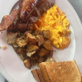 Clear Sky Cafe - Square Deal Meal - New American Near Me - Clearwater, Florida