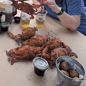 Captain James Crab House - Large crabs, hush puppies and cold beer - Seafood Near Me - Baltimore, Maryland
