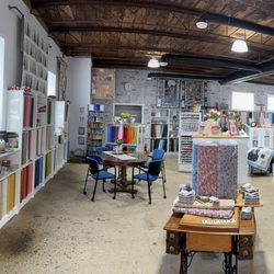Tulips ‘N Quilts - Beautiful spacious layout, with an industrial vibe!