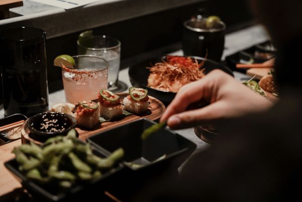 HandoSake Sushi by null