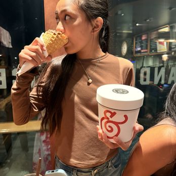 Salt & Straw - Enjoying ice cream at salt and straw - Ice Cream & Frozen Yogurt Near Me - Newport Beach, California Salt & Straw - Enjoying ice cream at salt and straw - Ice Cream & Frozen Yogurt Near Me - Newport Beach, California