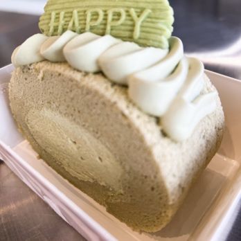 Chali Tea Shop - Pistachio cake - Bubble Tea Near Me - Shaker Heights, Ohio