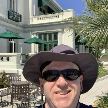 Glorietta Bay Inn - Selfie station - Hotels Near Me - Coronado, California