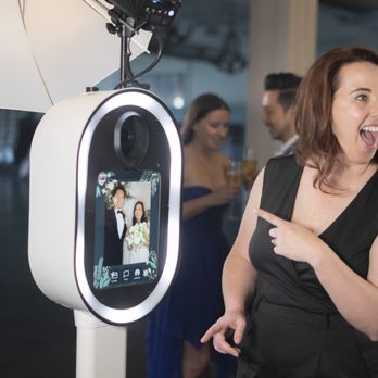 DA 808 Spin - Photo Booth Rentals Near Me