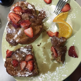 Cafe Talya - French toast w/ strawberries - Cafes Near Me - Bayonne, New Jersey