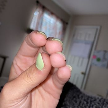 Nails For U - These are thick, uneven and poorly shaped. - Nail Salons Near Me - Hattiesburg, Mississippi