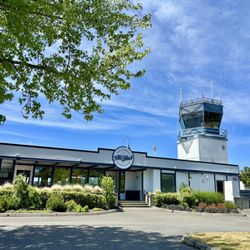 The Hub - Gig Harbor - The exterior.